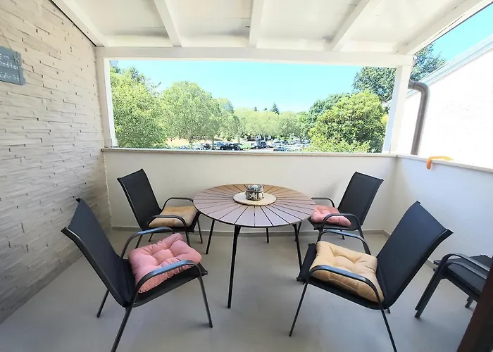 Apartman S Dvije Spavace Sobe