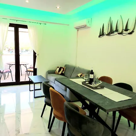 Apartman S Dvije Spavace Sobe Porec Exterior photo