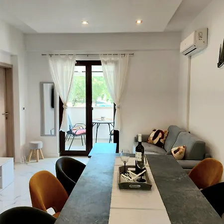 Apartman S Dvije Spavace Sobe Porec Exterior photo