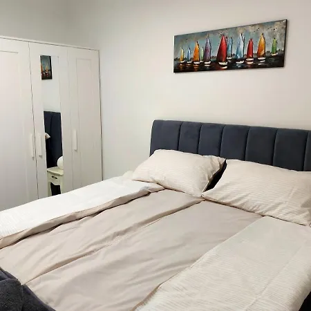 Apartman S Dvije Spavace Sobe Porec Exterior photo