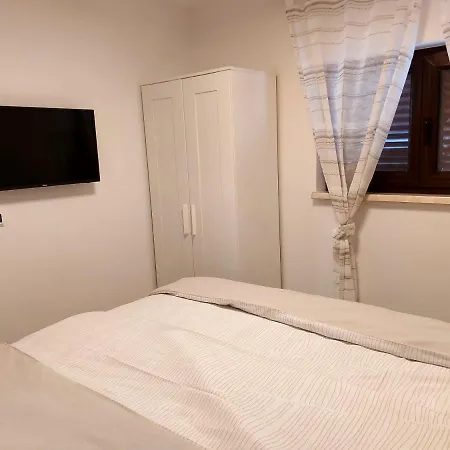 Apartman S Dvije Spavace Sobe Porec Exterior photo