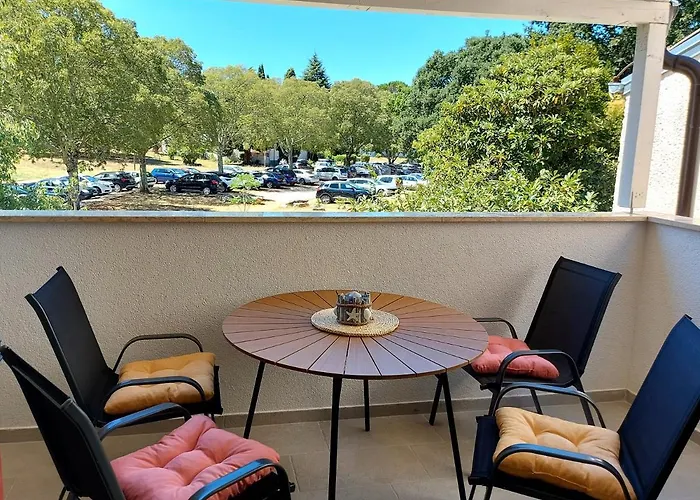 Apartman S Dvije Spavace Sobe